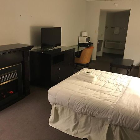 Strathroy Motor Inn Delaware Bagian luar foto